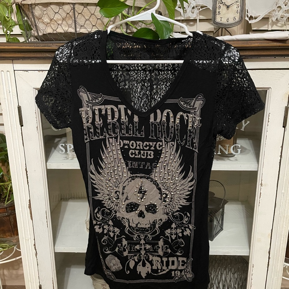 Rebel rock bling tshirt lace back size medium womens gently used